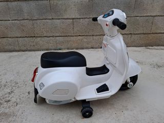 Moto Vespa Eléctrica Infantil Blanca BATERÍA NUEVA