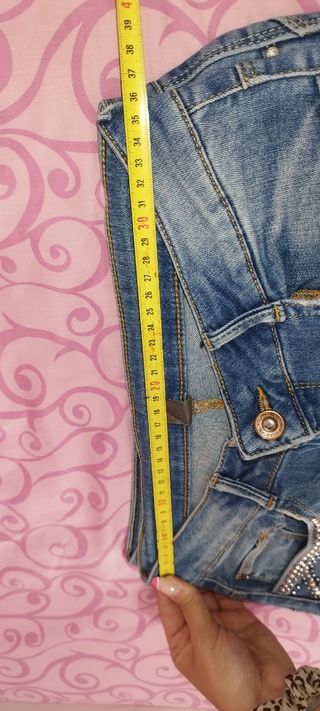 Pantalones vaqueros desgastados