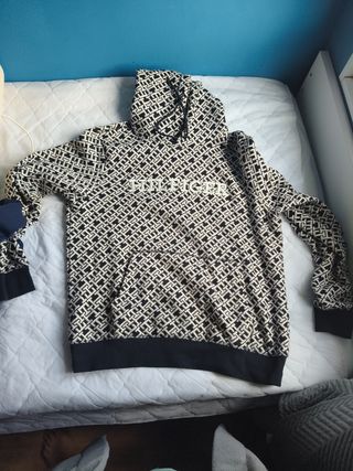 Sudadera Tommy Hilfiger con capucha y logo