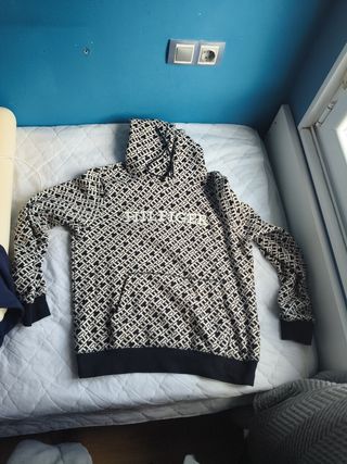 Sudadera Tommy Hilfiger con capucha y logo