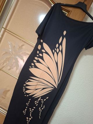 Vestido largo negro con estampado mariposa