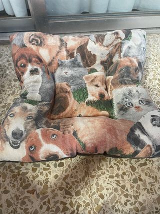 camita para perros o gatos con animales