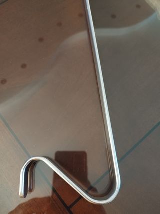 Staffa cromata elegante per attaccapanni