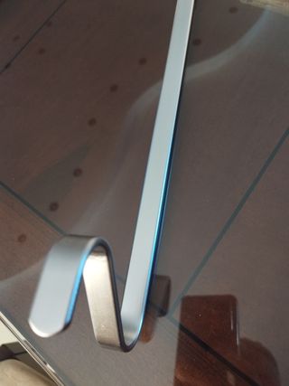 Staffa cromata elegante per attaccapanni