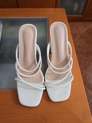 Sandalias tacón blancas verano, como nuevo 