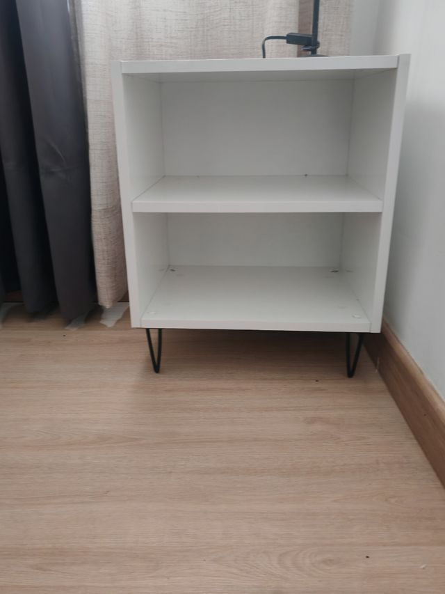 Mesitas noche nuevas blanco patas acero negro