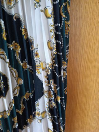 Falda larga plisada Zara