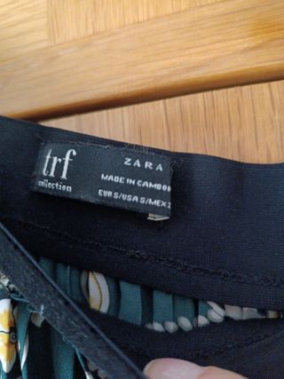 Falda larga plisada Zara