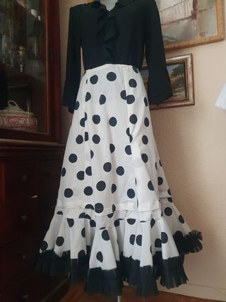 Falda flamenca lunares blanco y negro