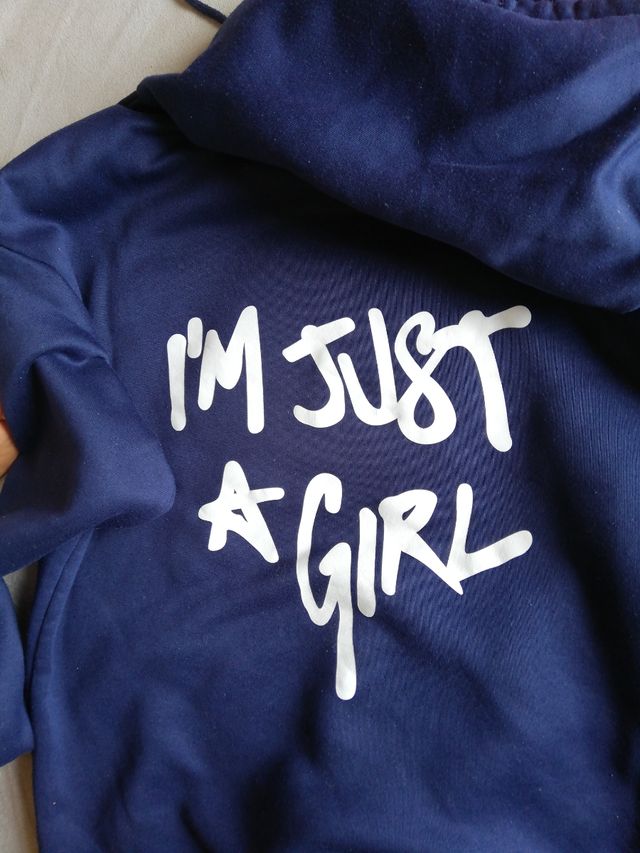 Sudadera I'm just a girl azul
