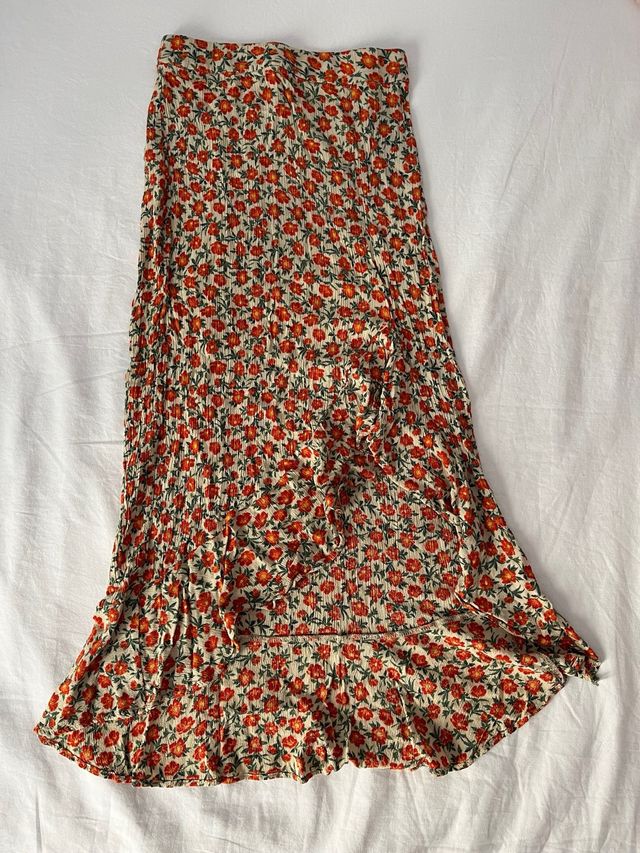 Falda larga floral beige y roja