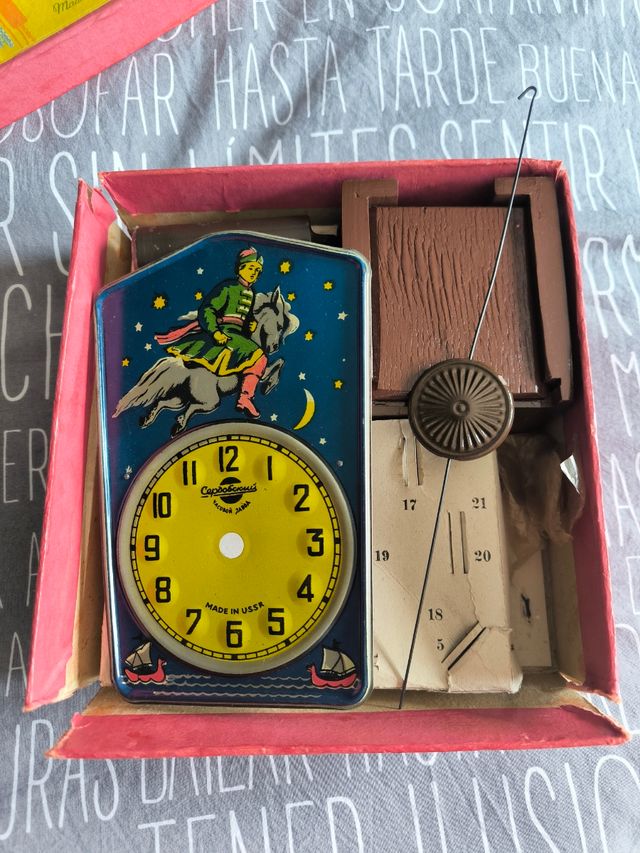 Kit reloj pared ruso Mayak de la Unión Sovietica