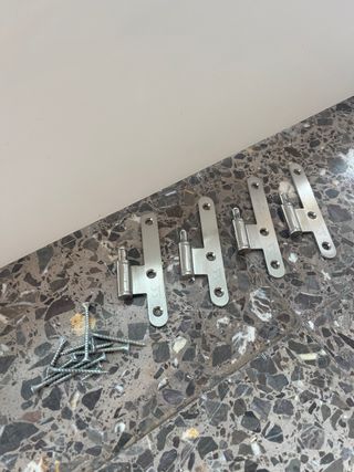 Puerta blanca con 4 cristales