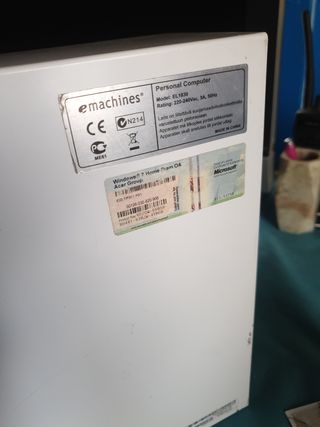 2 Mini PC's eMachines, más un hp compaq.