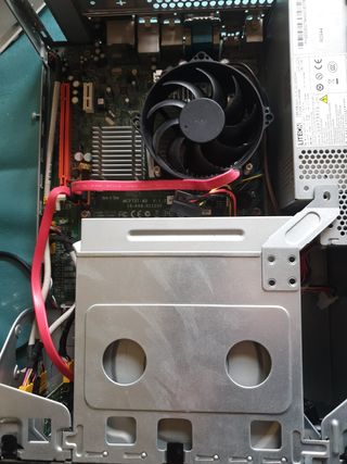 2 Mini PC's eMachines, más un hp compaq.