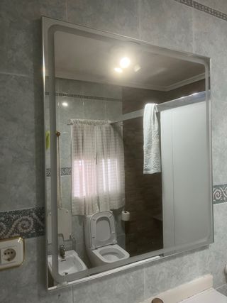 Espejo de baño moderno