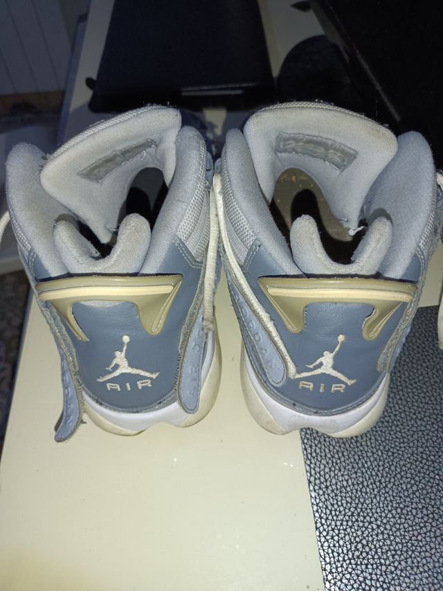 Jordan 11 Gris y Blanco