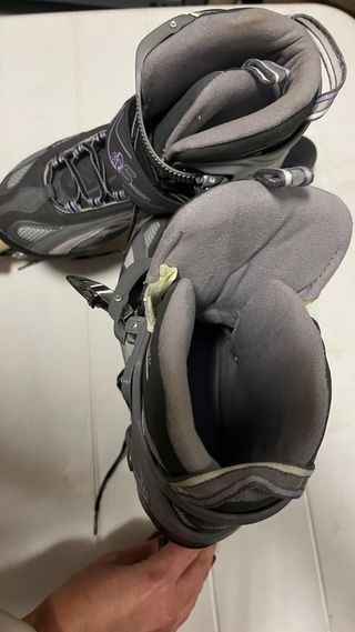 Patines,casco y proteccionesOxelo. 14€ cada par.