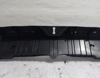 Mazda 143412 bhn968894 molduras traseras 3 lim. ()