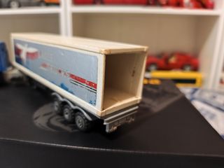 Camión Volvo + Remolque Majorette