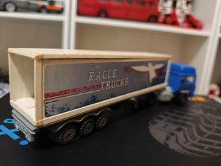 Camión Volvo + Remolque Majorette