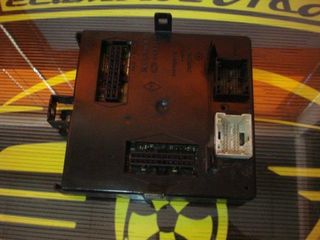 BSI Caja de fusibles Renault vel satis 8200275725 33254919