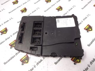 Caja de fusibles Renault Megane 8200525384 S118400150D 8200440661A
