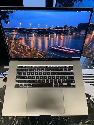 MacBook Pro i9 64GB 1TB