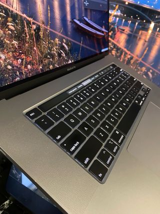 MacBook Pro i9 64GB 1TB