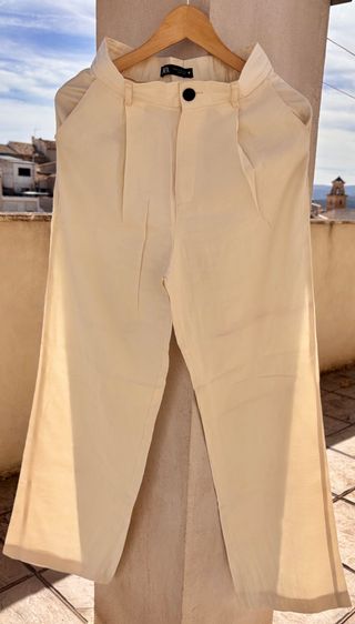 Pantalón Zara beige tela
