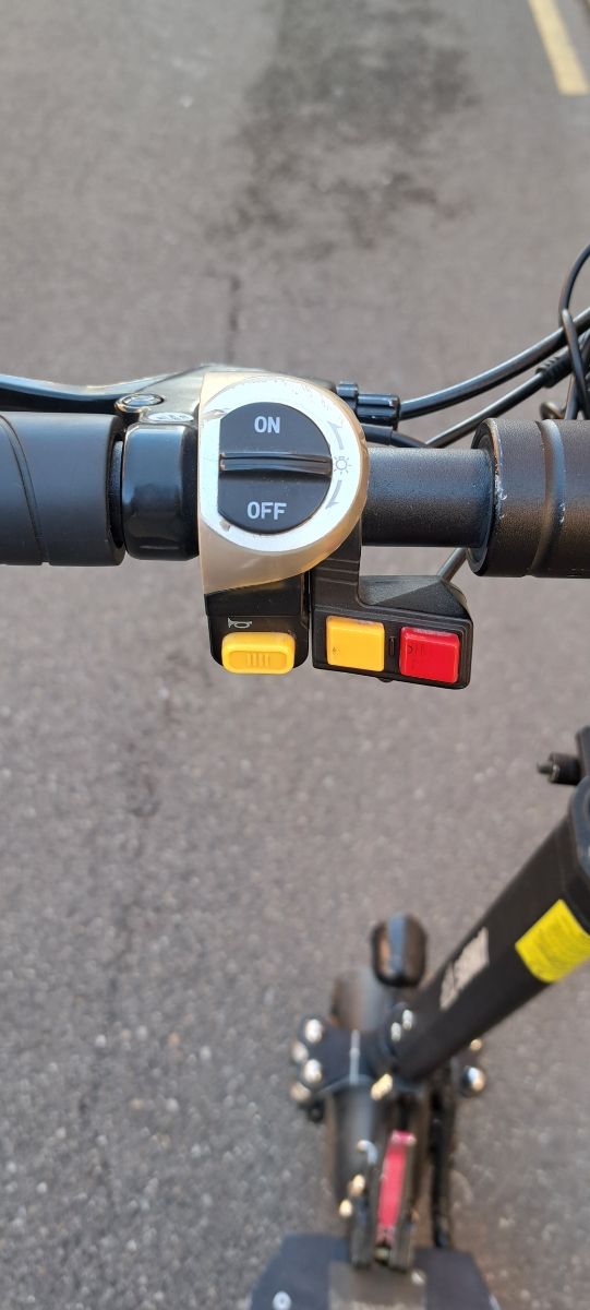 Patinete Eléctrico con Puerto USB Sabway