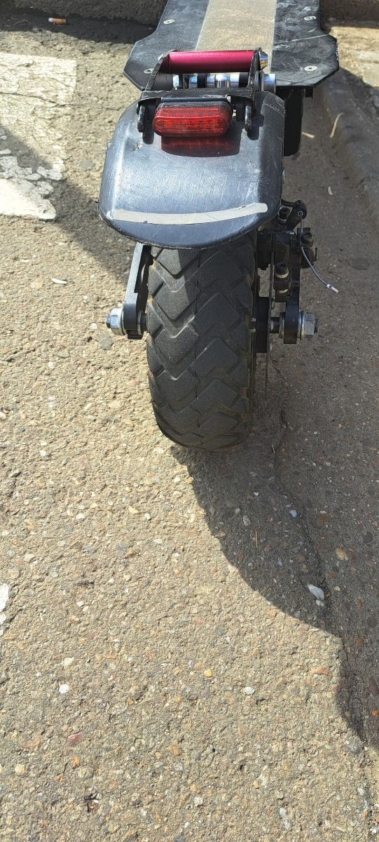 Patinete Eléctrico con Puerto USB Sabway