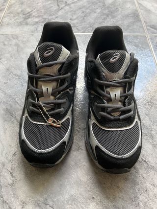 Zapatilla Asics Gel NYC Negra Gris