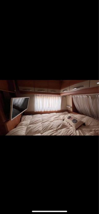 Caravana Hobby 560 KMFE Excellent