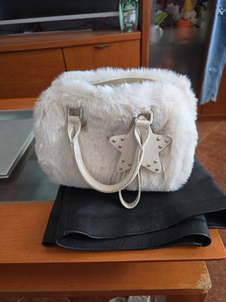 Bolso pelo blanco Stradivarius