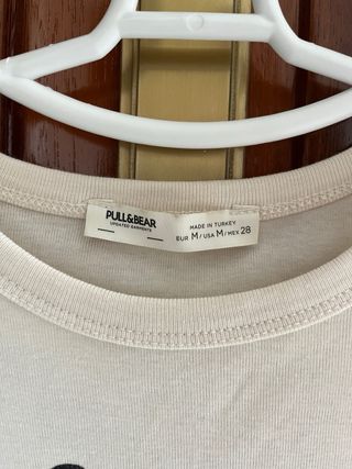 Camiseta Croptop PULL AND BEAR (M)