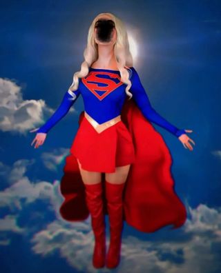 Supergirl cosplay 