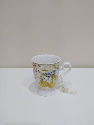 Taza porcelana Summer River flores y caja