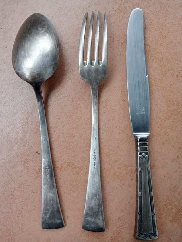 Cubertería antigua de alpaca