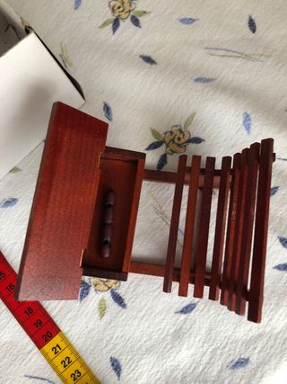 Pupitre de madera para juguetes