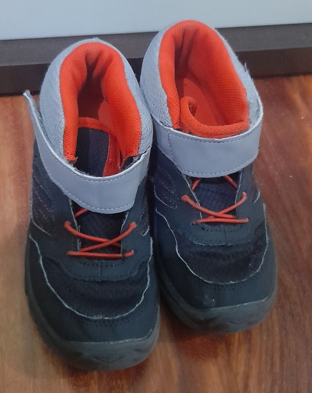 Botas permeables tipo trekking niño, número 33
