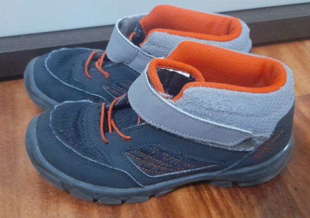 Botas permeables tipo trekking niño, número 33