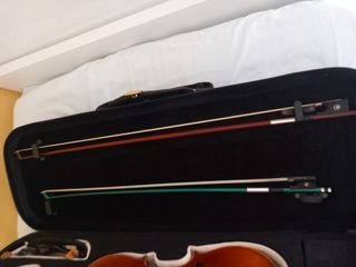 Violín 4/4 con estuche y arcos