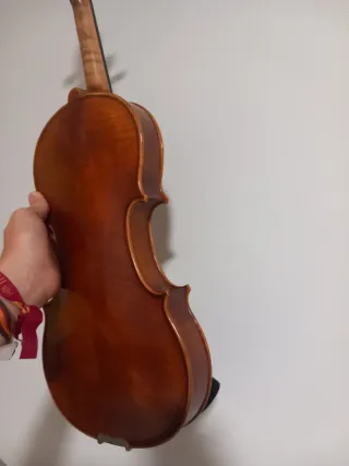 Violín 4/4 con estuche y arcos