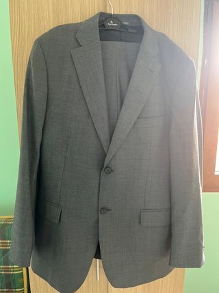 Traje gris marca Torre