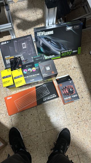 Ryzen 9 | RTX 4070 Ti SUPER | 64GB DDR5