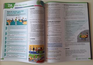 English File A2/b1 Student's Book And Workbook With Online Practice For Speakers Of Spanish