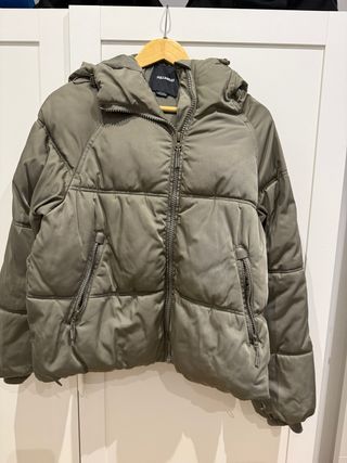 Chaqueta acolchada Pull&Bear verde oliva Talla XS