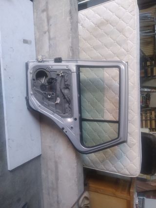 Puerta derecha de Golf 4   trasera 