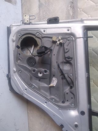 Puerta derecha de Golf 4   trasera 